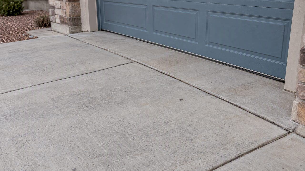 Driveway Expansion Joints: Homeowners, Don’t Put Them Every 10 Feet